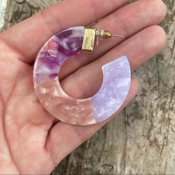 Anthropologie Pink Tara Resin Hoop Earrings - Picture 5 of 6